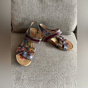 L'Artiste Spring Step Linda Cabernet Multicolored Wedge Sandal Size 38 (size 7.5